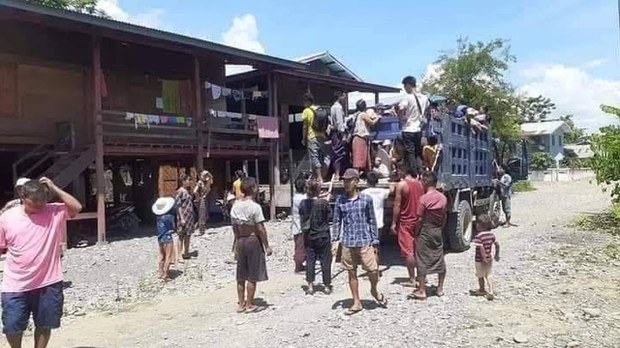 ခါမ်းပါတ်မှာ စစ်ဘေးဒုက္ခသည် နှစ်ထောင်ခန့်ရှိလာ ခါမ်းပါတ်မှာ စစ်ဘေးဒုက္ခသည် နှစ်ထောင်ခန့်ရှိလာ