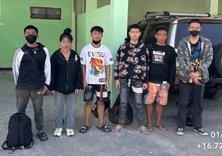 10-blurred-teens လူကုန်ကူးခံရပြီးနောက် ပြန်လည်လွတ်မြောက်လာသည့် လာအိုလူငယ်များ။ (Photo provided to RFA)