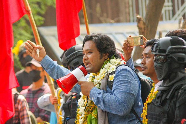နိုင်ငံရေးလှုပ်ရှားသူတွေ နှစ်ရှည်ထောင်ဒဏ် ချမှတ်ခံနေရဆဲ