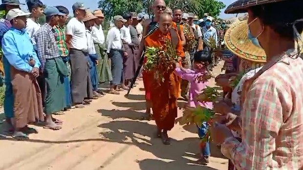 mabatha-monks.jpg