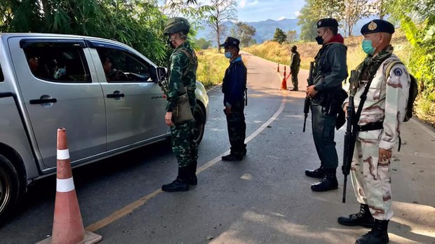 မဲဆောက်က လက်နက်ထုတ်လုပ်သူတွေကို ထိုင်းအာဏာပိုင်တွေ အပူတပြင်းရှာဖွေနေ မဲဆောက်က လက်နက်ထုတ်လုပ်သူတွေကို ထိုင်းအာဏာပိုင်တွေ အပူတပြင်းရှာဖွေနေ
