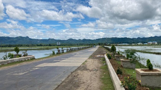 မောင်တောမှာ တိုက်ပွဲပြင်းထန်နေပြီး လူနှစ်သောင်းခန့် ပိတ်မိနေ