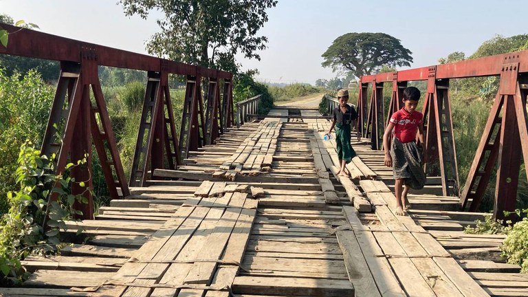မောင်တောမြို့ သုံးမိုင်တံတားအား  ၂၀၂၀ ပြည့်နှစ် ဒီဇင်ဘာလ အတွင်းက တွေ့ ရစဉ်။ (Photo:  RFA)