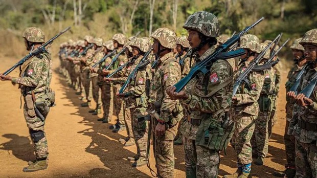 စစ်ရေးအရှိန်မြင့်လာမှာကို ပြည်သူတွေဘယ်လိုရှုမြင်သလဲ