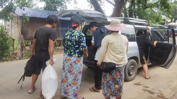 ဗန်းမော်နဲ့မံစီဒေသခံ တစ်သိန်းကျော် တိုက်ပွဲကြားပိတ်မိနေ