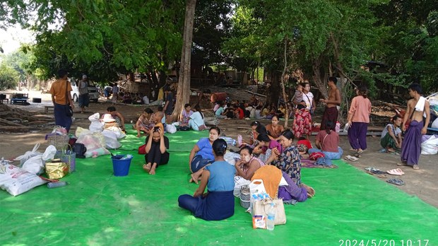 မြင်းခြံနဲ့ မတ္တရာမှာ တိုက်ပွဲပြင်းထန်နေပြီး ဒေသခံ တစ်သောင်းကျော် ထွက်ပြေးနေရ မြင်းခြံနဲ့ မတ္တရာမှာ တိုက်ပွဲပြင်းထန်နေပြီး ဒေသခံ တစ်သောင်းကျော် ထွက်ပြေးနေရ