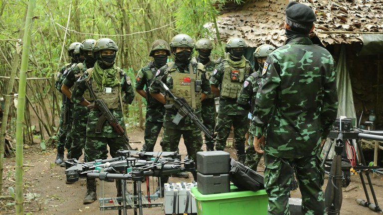 Federal wings ဒရုန်းအဖွဲ့မှ တပ်ဖွဲ့ဝင် တချို့အား ၂ဝ၂၃ ခုနှစ် စက်တင်ဘာလ ၄ ရက်နေ့က တွေ့ရစဉ်။ (Photo: Federal wings)