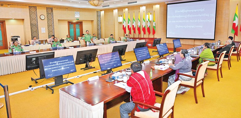 နိုင်ငံတော်၏ ငြိမ်းချမ်းရေးဆွေးနွေးရေး အဖွဲ့နှင့် NCA  လက်မှတ် ရေးထိုးထားသည့် PPST အဖွဲ့ဝင် တိုင်းရင်းသား လက်နက်ကိုင်အဖွဲ့ (၅)ဖွဲ့ ကိုယ်စားလှယ်အဖွဲ့တို့ ၂၀၂၃ ခုနှစ် ဇွန်လ ၂၆ ရက်နေ့က နေပြည်တော်တွင် တွေ့ဆုံဆွေးနွေးနေစဉ်။ (Photo: Myanmar Military)