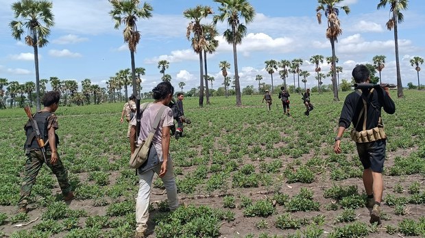 စစ်ကောင်စီတပ်ဖွဲ့နဲ့ ပြည်သူ့ကာကွယ်ရေးတပ်ဖွဲ့ ဘာတွေကွာခြားသလဲ