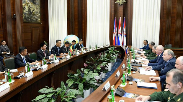 minaung-russia.jpg minaung-russia.jpg