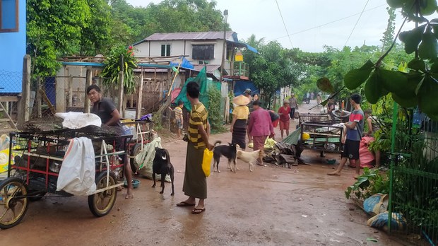 mingaladon-slum-house mingaladon-slum-house