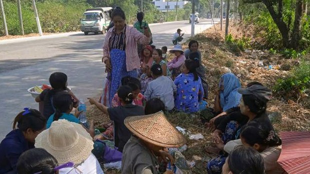 မင်္ဂလာဒုံမှာ ဖယ်ရှားခံမူလနေရာ ပြန်ရဖို့တောင်းဆိုသူတွေ ခြိမ်းခြောက်ခံရ မင်္ဂလာဒုံမှာ ဖယ်ရှားခံမူလနေရာ ပြန်ရဖို့တောင်းဆိုသူတွေ ခြိမ်းခြောက်ခံရ