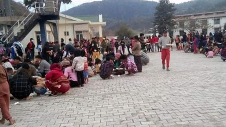 အိန္ဒိယနိုင်ငံ မီဇိုရမ်ပြည်နယ်သို့ ထွက်ပြေးတိမ်းရှောင်လာကြသည့် ချင်းပြည်နယ်မှ စစ်ဘေးဒုက္ခသည်များကို ၂၀၂၂ ခုနှစ် မတ်လ ၁၀ ရက်နေ့က တွေ့ရစဉ်။  (Photo: Citizen Journalist)