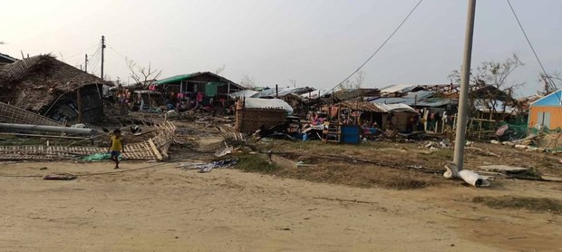 ကြိုတင်ရွှေ့ပြောင်းခွင့်မရလို့ ရိုဟင်ဂျာတွေ အစုလိုက်အပြုံလိုက် သေဆုံးရ ကြိုတင်ရွှေ့ပြောင်းခွင့်မရလို့ ရိုဟင်ဂျာတွေ အစုလိုက်အပြုံလိုက် သေဆုံးရ