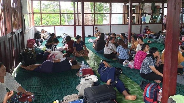 သပိတ်ကျင်းမှာ ပိတ်မိနေတဲ့ မိုးကုတ် စစ်ဘေးဒုက္ခသည် တစ်သောင်းခန့် အခက်အခဲဖြစ်နေ သပိတ်ကျင်းမှာ ပိတ်မိနေတဲ့ မိုးကုတ် စစ်ဘေးဒုက္ခသည် တစ်သောင်းခန့် အခက်အခဲဖြစ်နေ