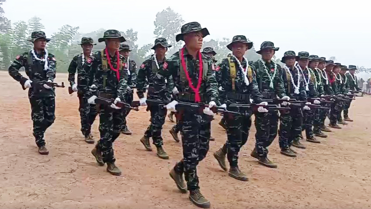 ကရင်နီ အမျိုးသားတိုးတက်ရေးပါတီ (KNPP) တပ်ဖွဲ့ဝင်တချို့အား ၂၀၂၁ ခုနှစ် ဇွန်လ ၂၅ ရက်နေ့က တွေ့ရစဉ် (Photo: RFA)