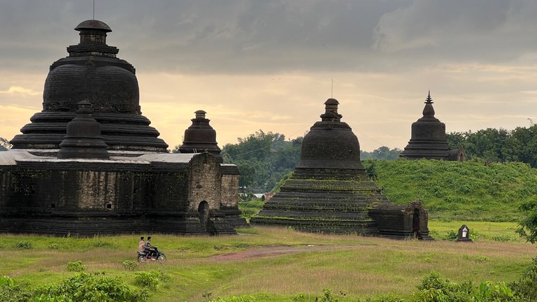 mrauku-01.jpg mrauku-01.jpg