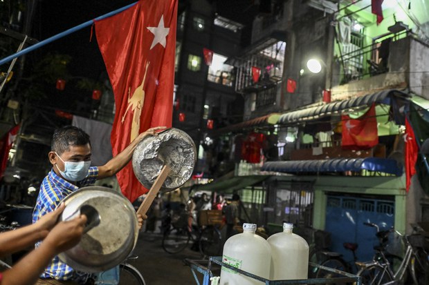 ချိပ်ပိတ်ထားတဲ့ နေအိမ်တွေကို ရောင်းချဖို့ စစ်ကောင်စီ ပြင်ဆင်နေ ချိပ်ပိတ်ထားတဲ့ နေအိမ်တွေကို ရောင်းချဖို့ စစ်ကောင်စီ ပြင်ဆင်နေ