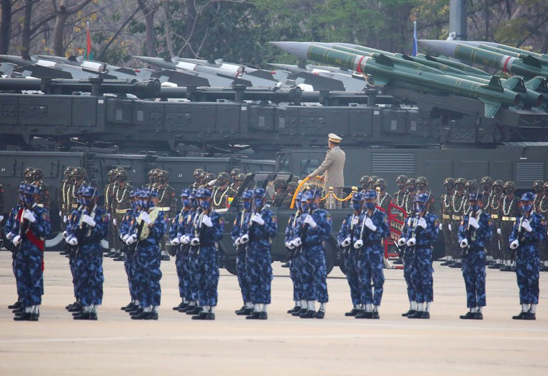 military1.jpg military1.jpg