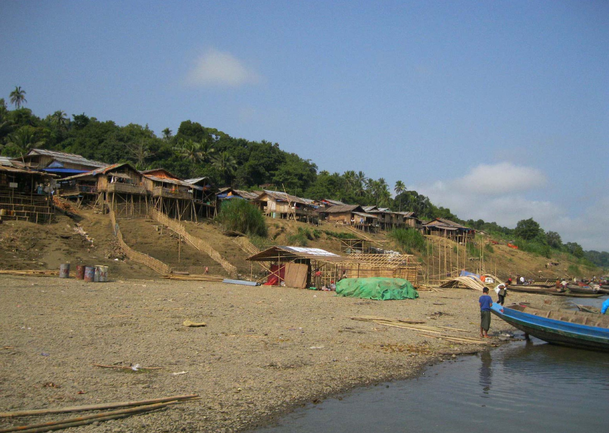 ပလက်ဝမြို့နယ် ကုလားတန်မြစ်ဖျားပိုင်းဒေသရှိ  တရွန်အိုင်ကျေးရွာကို ၂၀၁၀ ခုနှစ် နိုဝင်ဘာလက တွေ့ရစဉ်။ (Photo: RFA)