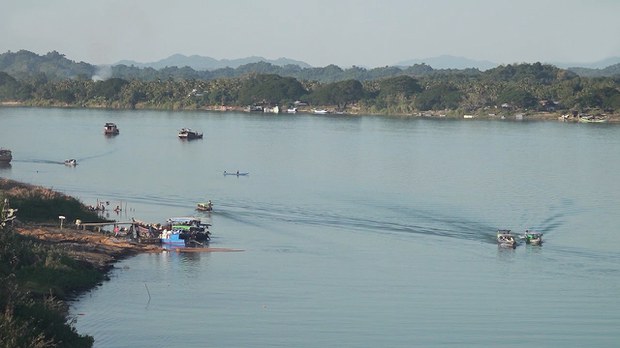 စစ်ကောင်စီ ရေလမ်းခရီးပိတ်ပင်မှုကြောင့် ပလက်ဝဒေသခံတွေ အခက်ကြုံ