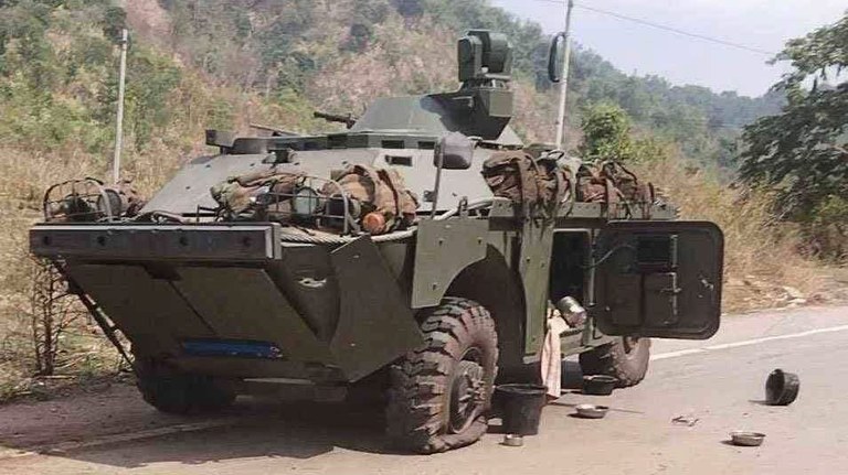 မြဝတီဘက်သို့ စစ်ကူလာသော စစ်ကောင်စီယာဉ်တန်းကို ကရင်အမျိုးသားလွတ်မြောက်ရေးတပ်မတော် (KNLA)နဲ့ ပူးပေါင်းတပ်တို့ တိုက်ခိုက်ပြီးနောက် ဧပြီလ ၂၂ ရက်နေ့တွင် Cobra Column တပ်ခွဲ-၄ က ထုတ်ပြန်ထားသည့်ပုံ။ (Photo: Cobra Column တပ်ခွဲ-၄)