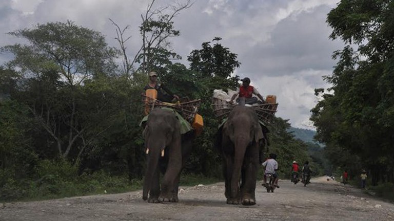ကချင်ပြည်နယ်က တနိုင်း-လီဒို လမ်းမကြီးကို တွေ့ရစဉ်။ (Photo: RFA)