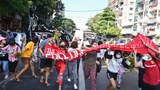 သတင်းထောက်နှစ်ဦး အပါအဝင် လူငယ်ကိုးဦး ထောင်သုံးနှစ်ချမှတ်ခံရ