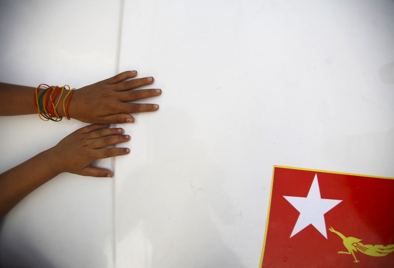 2012-03-31T120000Z_1753937753_GM1E83V1M7101_RTRMADP_3_MYANMAR-ELECTION.JPG