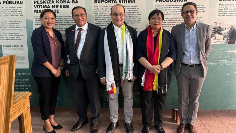 အရှေ့တီမောအစိုးရတာဝန်ရှိသူများနှင့် အမျိုးသားညီညွတ်ရေးအစိုးရ (NUG) ဝန်ကြီးအဖွဲ့တို့ တွေ့ဆုံဆွေးနွေးခဲ့သည်ကို ၂၀၂၄ ခုနှစ် ဇွန်လ ၂၇ ရက်နေ့တွင် NUG အစိုးရက ထုတ်ပြန်ထားစဉ်။ (Photo: Facebook/NUG)