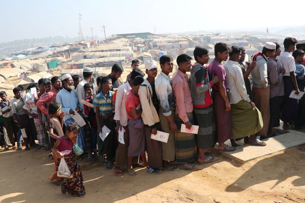 နေရပ်ပြန်မယ့် ရိုဟင်ဂျာ ၇ဝဝ စာရင်း ရထားပြီလို့ စစ်ကောင်စီရဲ့ ရခိုင်ပြည်နယ် တာဝန်ရှိသူပြော နေရပ်ပြန်မယ့် ရိုဟင်ဂျာ ၇ဝဝ စာရင်း ရထားပြီလို့ စစ်ကောင်စီရဲ့ ရခိုင်ပြည်နယ် တာဝန်ရှိသူပြော