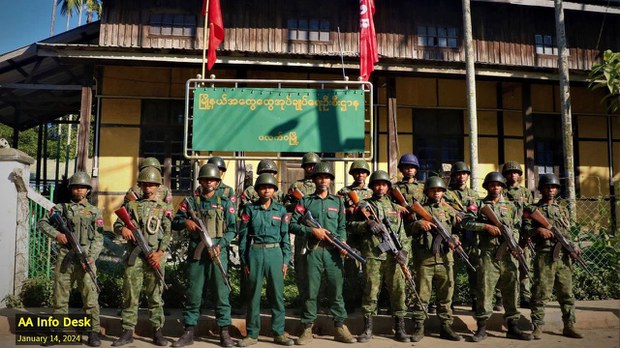 စစ်ရေးအရ အရေးပါတဲ့ ပလက်ဝမြို့ကို AA သိမ်းယူ စစ်ရေးအရ အရေးပါတဲ့ ပလက်ဝမြို့ကို AA သိမ်းယူ