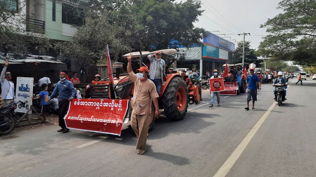 နွေဦးတော်လှန်ရေးမှာ တောင်သူလယ်သမားတွေ ထိပ်တန်းက ပါဝင်နေ နွေဦးတော်လှန်ရေးမှာ တောင်သူလယ်သမားတွေ ထိပ်တန်းက ပါဝင်နေ