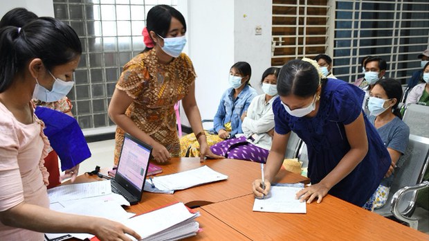 စစ်ကောင်စီဖိအားကြောင့် အမေရိကန် PGMF ငွေချေးလုပ်ငန်း မြန်မာပြည်က ထွက်ခွာ စစ်ကောင်စီဖိအားကြောင့် အမေရိကန် PGMF ငွေချေးလုပ်ငန်း မြန်မာပြည်က ထွက်ခွာ