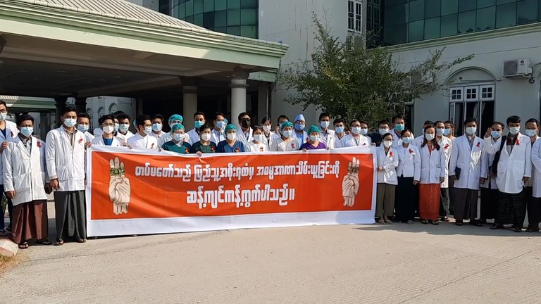 CDM ဆရာဝန်များ ပစ်မှတ်ထား ဖိနှိပ်ခံနေရ Photo 1.jpg