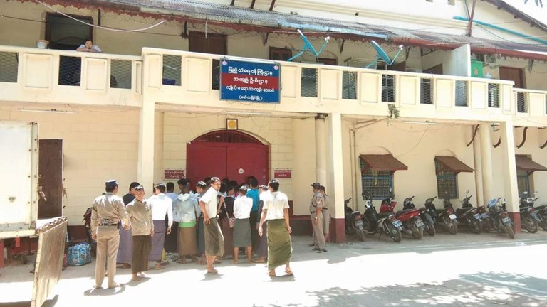 မွန်ပြည်နယ်၊ ကျိုက်မရောအကျဉ်းထောင်အား တွေ့ရစဉ်။ (Photo: Citizen Photo)