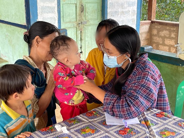 အန္တရာယ်ကြားက ဆေးကျောင်းသူ (သို့) ပရဟိတပန်းတစ်ပွင့် အန္တရာယ်ကြားက ဆေးကျောင်းသူ (သို့) ပရဟိတပန်းတစ်ပွင့်
