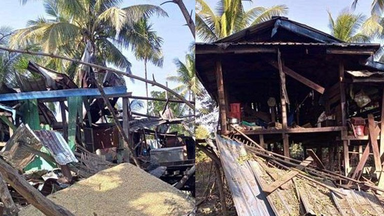 ကျောက်တော်မြို့နယ် ပီချောင်းဒေသတွင် စစ်ကောင်စီ၏ လေကြောင်းတိုက်ခိုက်မှုကြောင့် ပျက်စီးခဲ့သည့် နေအိမ်တချို့အား ၂၀၂၄ ခုနှစ်၊ ဇန်နဝါရီလ ၁၇ ရက်နေ့က တွေ့ရစဉ်။ (Photo: Citizen Journalist)