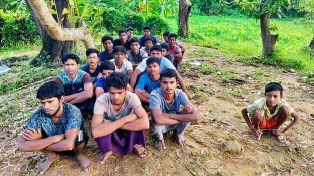 arrested-rohingya-pathein.jpg arrested-rohingya-pathein.jpg