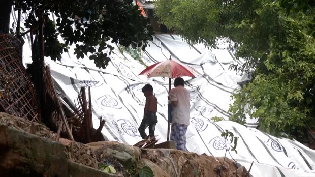 ဒုက္ခသည်စခန်းက ရိုဟင်ဂျာတွေ ရေကြီးရေလျှံဒဏ် ခံစားနေရ ဒုက္ခသည်စခန်းက ရိုဟင်ဂျာတွေ ရေကြီးရေလျှံဒဏ် ခံစားနေရ