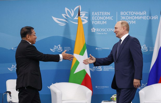 ရုရှားက မြန်မာကို စစ်အင်အားဖြည့်လက်နက်ရောင်းပြီး မဟာမိတ်ဖွဲ့ခြင်းဖြစ် ရုရှားက မြန်မာကို စစ်အင်အားဖြည့်လက်နက်ရောင်းပြီး မဟာမိတ်ဖွဲ့ခြင်းဖြစ်
