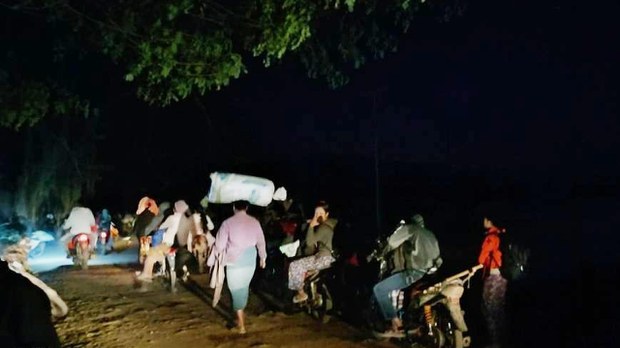နယ်မြေရှင်းလင်းရေးကြောင့် ကျွန်းလှနဲ့ ခင်ဦးက ဒေသခံ လေးထောင်ကျော် ထွက်ပြေး နယ်မြေရှင်းလင်းရေးကြောင့် ကျွန်းလှနဲ့ ခင်ဦးက ဒေသခံ လေးထောင်ကျော် ထွက်ပြေး