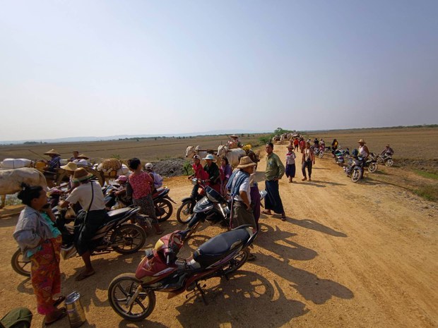 စစ်ကိုင်းမြို့နယ် ပဒူတိုက်နယ် ဒေသခံ တစ်သောင်းဝန်းကျင် ထွက်ပြေးနေရ စစ်ကိုင်းမြို့နယ် ပဒူတိုက်နယ် ဒေသခံ တစ်သောင်းဝန်းကျင် ထွက်ပြေးနေရ