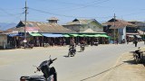 တိုက်ပွဲဖြစ်မှာစိုးရိမ်ပြီး တီးတိန်ဒေသခံတွေ ဘေးလွတ်ရာ ရွှေ့ပြောင်းနေကြ