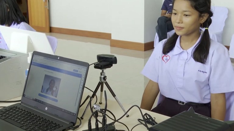 thai2.jpg ထိုင်းနိုင်ငံတွင် ကြက်ခြေနီအဖွဲ့မှ ဇီဝမှတ်တမ်းများ ကောက်ယူနေသည့် မြင်ကွင်းတစ်ခုအား တွေ့ရစဉ်။ (Photo: Thai Red Cross Society)