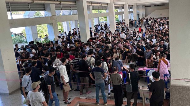 မြန်မာကျောင်းသားထောင်ချီ ထိုင်းပညာရေးဗီဇာရဖို့ အခက်တွေ့နေ မြန်မာကျောင်းသားထောင်ချီ ထိုင်းပညာရေးဗီဇာရဖို့ အခက်တွေ့နေ