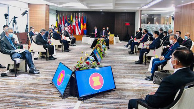 လာမယ့်နှစ်မှာ မြန်မာ့အရေး ထိရောက်တဲ့ရလဒ်အချို့ ရနိုင်တယ်လို့ လေ့လာသူတွေသုံးသပ် လာမယ့်နှစ်မှာ မြန်မာ့အရေး ထိရောက်တဲ့ရလဒ်အချို့ ရနိုင်တယ်လို့ လေ့လာသူတွေသုံးသပ်