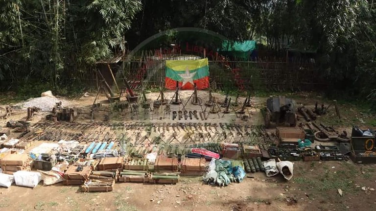 ရှမ်းပြည်နယ်မြောက်ပိုင်း နမ့်ခမ်းမြို့နယ် တိုက်ပွဲတွင် စစ်ကောင်စီတပ်ဘက်မှ လက်နက်ခဲယမ်းများအား သိမ်းဆည်းရရှိကြောင်း တအာင်းအမျိုးသားလွတ်မြောက်ရေး တပ်မတော် (TNLA) က ၂၀၂၃ ခုနှစ် ဒီဇင်ဘာလ ၁၉ ရက်နေ့တွင် ထုတ်ပြန်ထားစဉ်။ (Photo: TNLA)