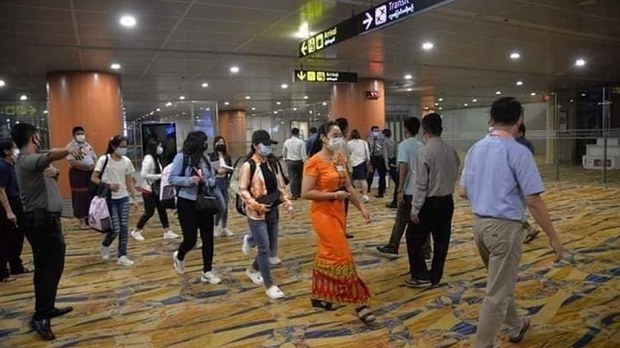 ယူအေအီးနဲ့ အိုမန်ရောက် မြန်မာမိန်းကလေး ၁၀၀ ခန့် တောင်းရမ်းစားသောက်နေရ ယူအေအီးနဲ့ အိုမန်ရောက် မြန်မာမိန်းကလေး ၁၀၀ ခန့် တောင်းရမ်းစားသောက်နေရ
