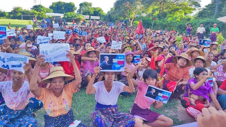 ကုလသမဂ္ဂဆိုင်ရာ မြန်မာကိုယ်စားလှယ်အဖြစ် သံအမတ်ကြီး ဦးကျော်မိုးထွန်းကို ဆက်ထားရှိပေးဖို့ စစ်ကိုင်းတိုင်း ချောင်းဦးမြို့နယ် လူငယ်အင်အားစု သပိတ်ကော်မတီမှဦးဆောင်ပြီး ၂၀၂၃ ခုနှစ် စက်တင်ဘာလ ၂၄ ရက်နေ့က ဆန္ဒပြတောင်းဆိုခဲ့ကြစဉ်။ (ဓာတ်ပုံ - ချောင်းဦးမြို့နယ်လူငယ်အင်အားစု သပိတ်ကော်မတီ)